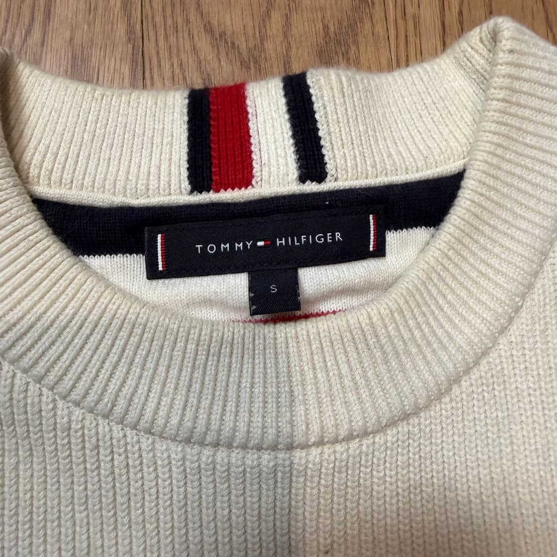 타미 힐 피거 스트라이프 로고 니트 상품이미지3