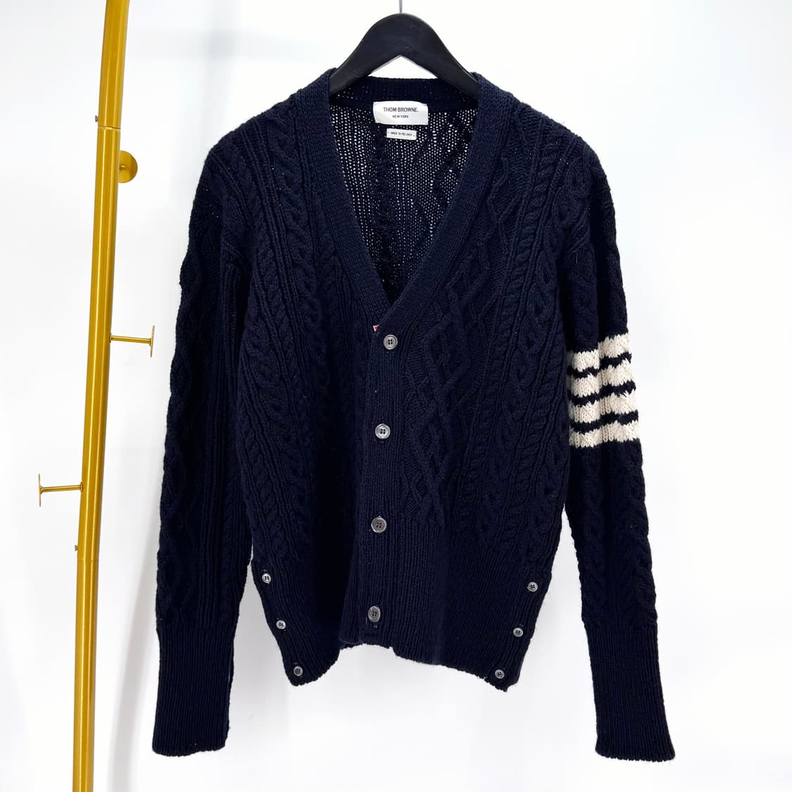 [5사이즈] 톰브라운 사선완장 아란케이블 가디건 네이비 (MKC409A) 상품이미지3