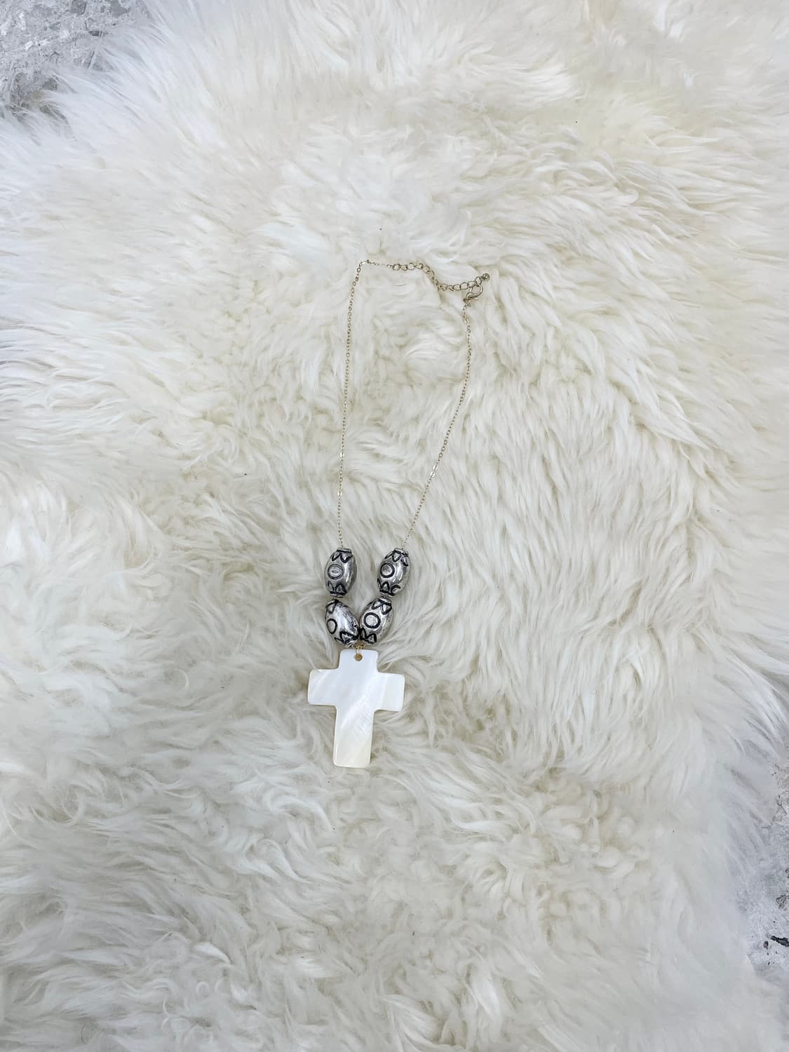 오리엔탈 자개 십자가 드롭 네크리스 상품이미지3