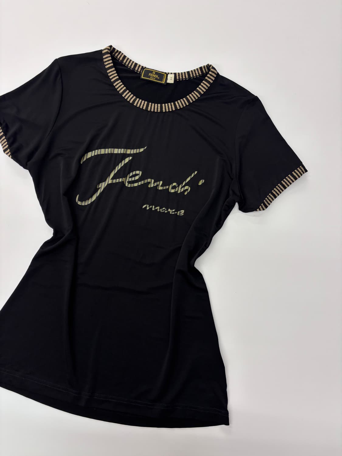 Fendi 펜디 블랙 레이온 로고 반팔  상품이미지4