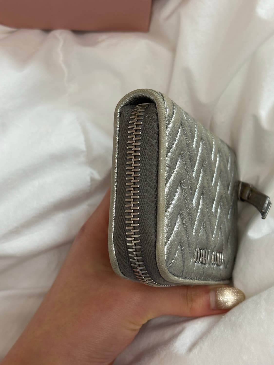 미우미우 마쎄라테 나파 지갑 지퍼돌이 실버 상품이미지4