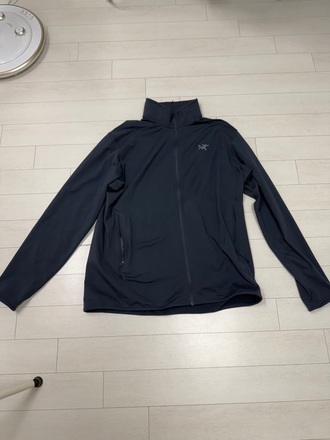 아크테릭스 카이어나이트 라이트웨이트 자켓 블랙사파이어 색상입니다. XL  상품이미지1