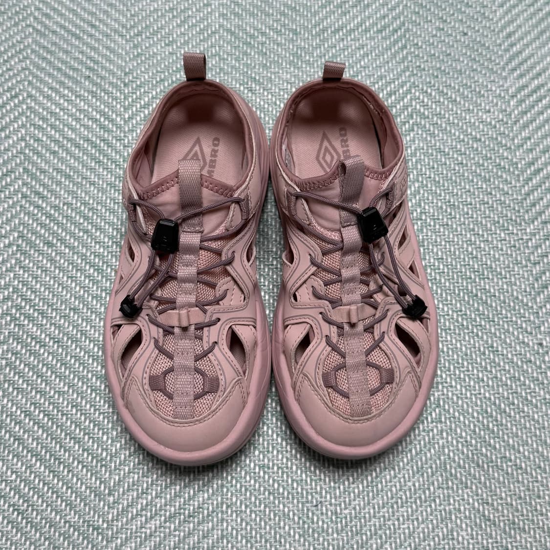 엄브로 컷아웃 여성 샌들 240 상품이미지2