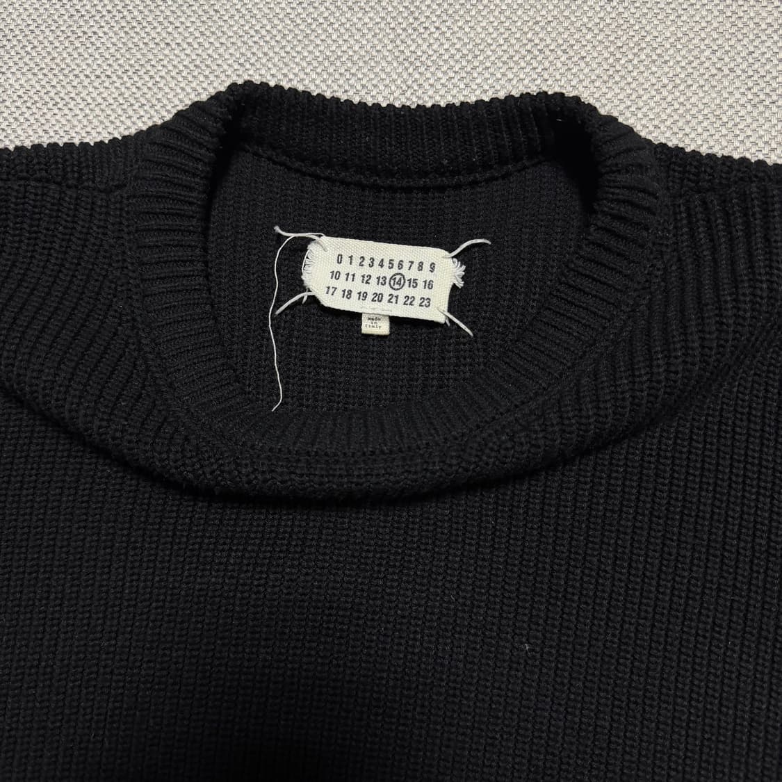 메종 마르지엘라 블랙 크루넥 니트 스웨터 상품이미지2