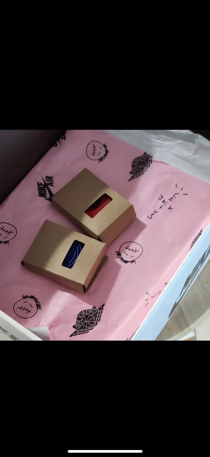 조던 트래비스스캇 카나리 230팔아요 상품이미지2