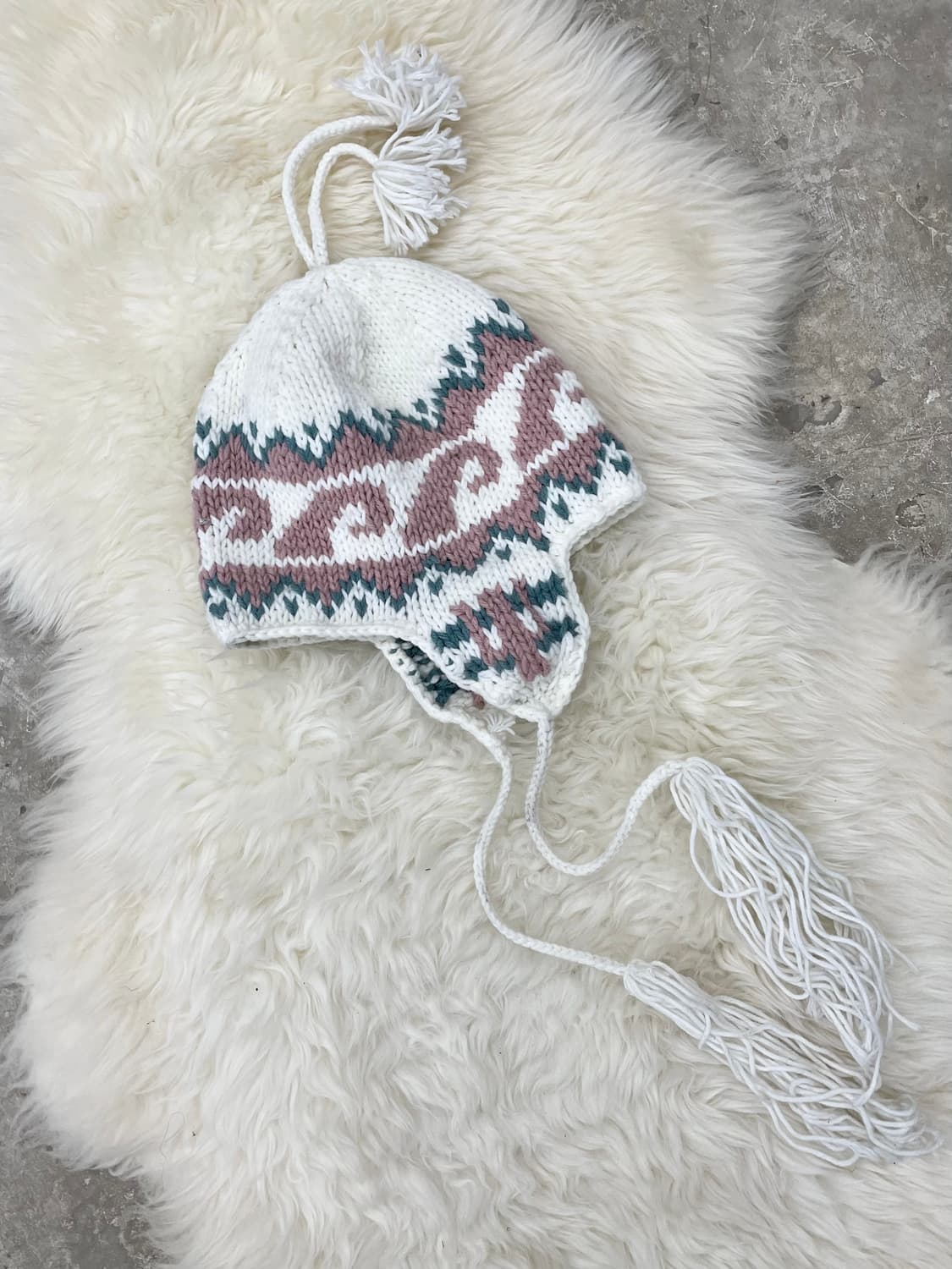 화이트 모리 노르딕 태슬 이어머프 비니 상품이미지4