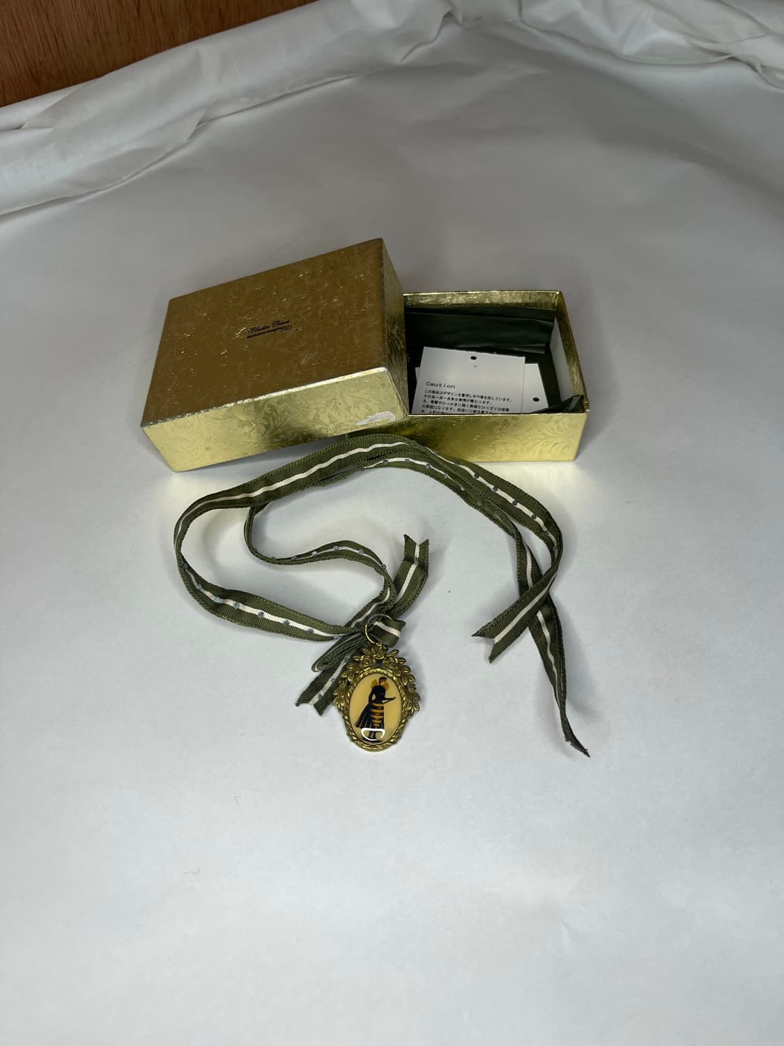 언더커버 메달 펜던트 상품이미지1