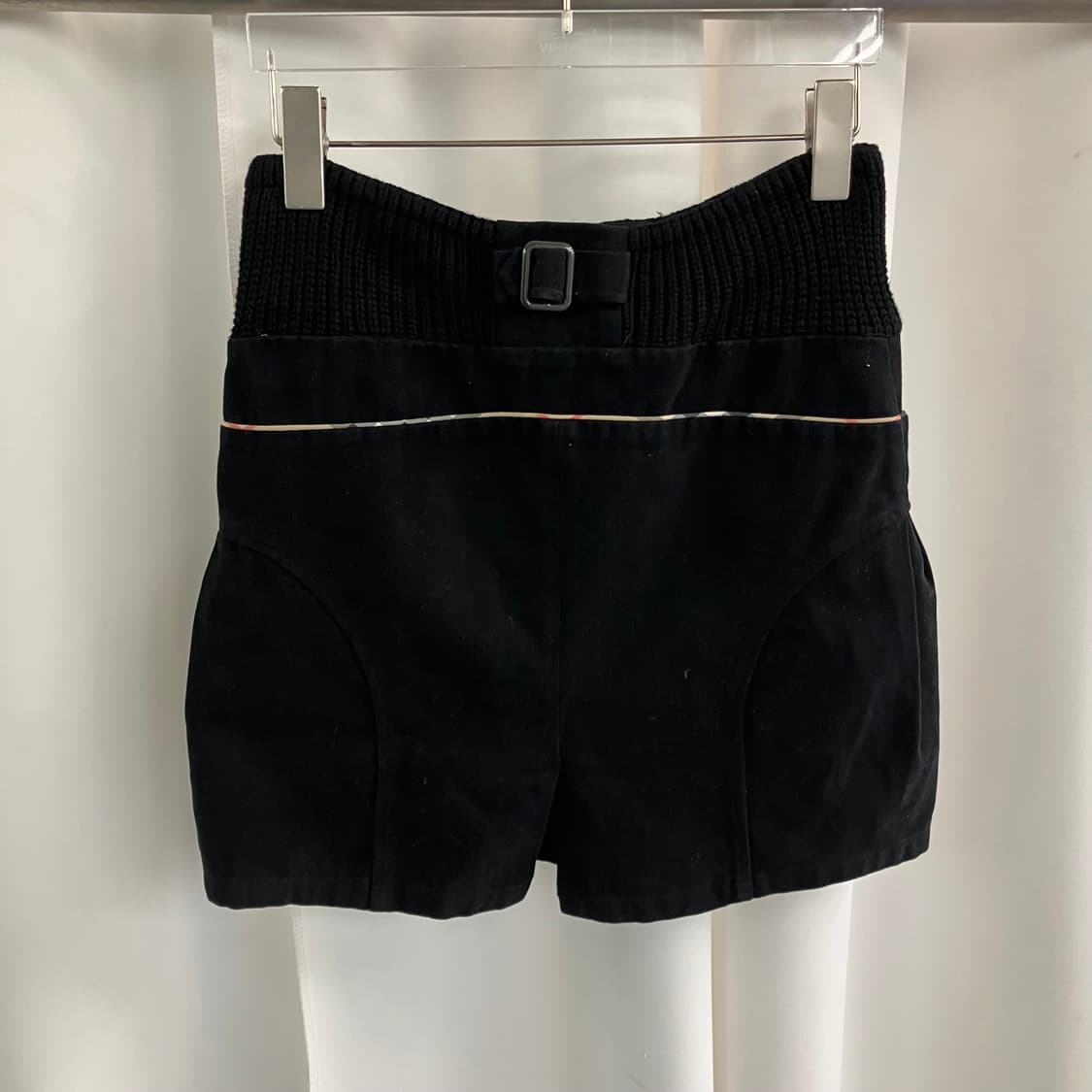 버버리 블랙 니트 배색 미니스커트 상품이미지2