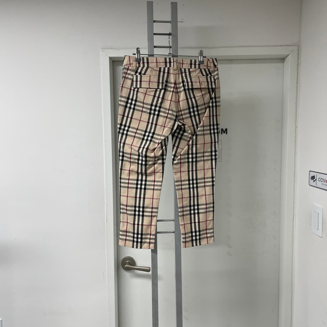 버버리 노바 체크 팬츠 베이지 38(W) 상품이미지4