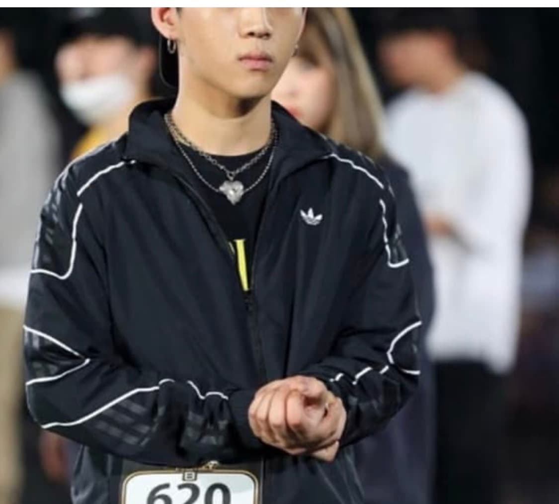래퍼 영비 착용 아디다스 플레임스트라이크 우븐 바람막이 상품이미지3