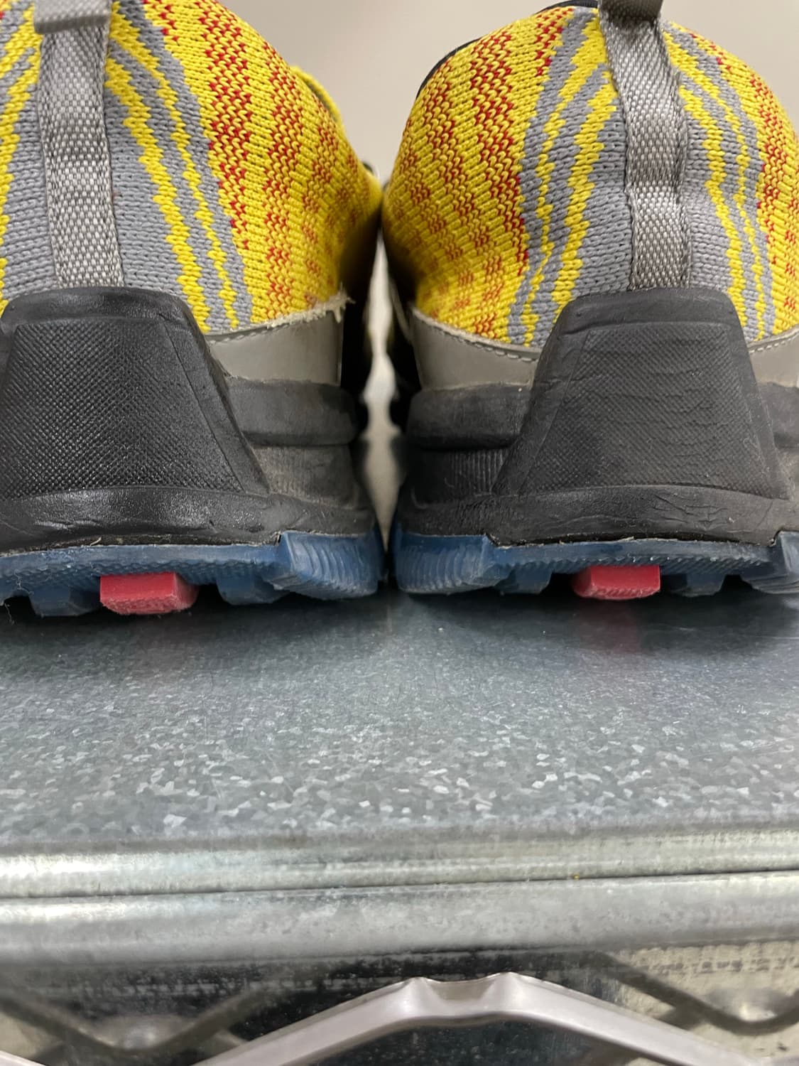 프라다 크로스섹션 스니커즈 옐로우 8 상품이미지10