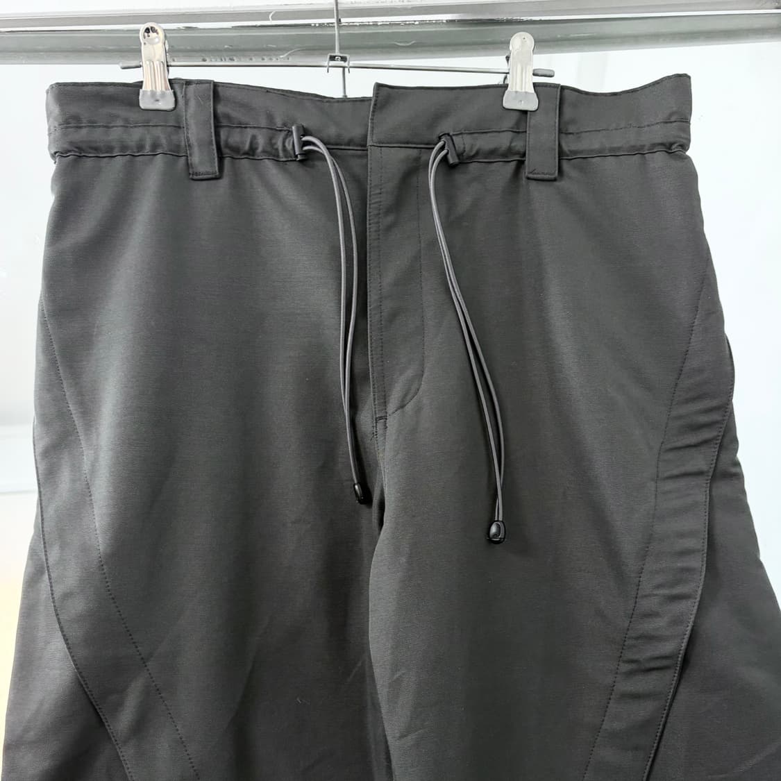 르마드 오블리크 지퍼 플랩 팬츠 상품이미지6