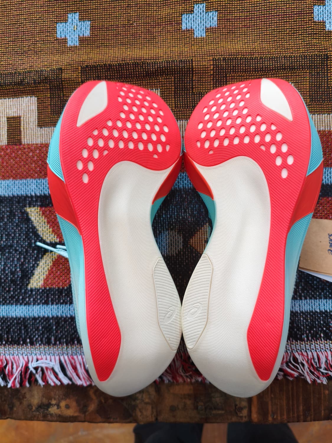 새제품)아식스 메타스피드 스카이 파리 235 판매합니다 상품이미지6