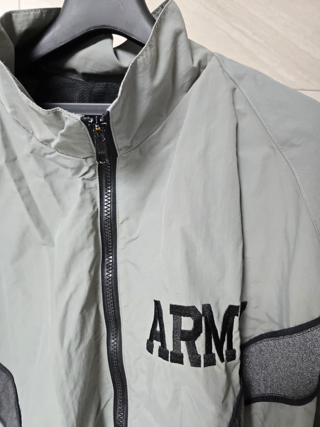 지드래곤 아미 바람막이 져지 XL 상품이미지2