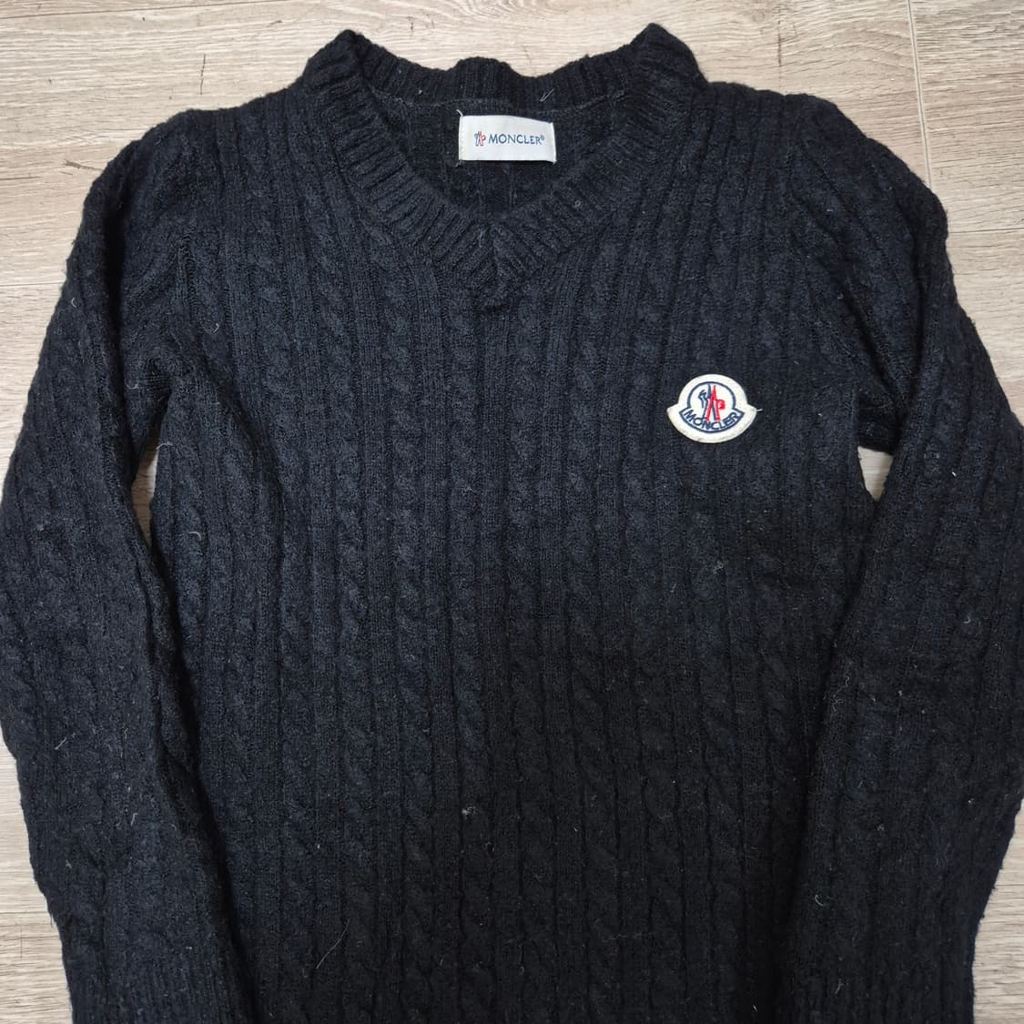 몽클레어 여성 시그니처 와펜 꽈배기 니트 원피스 (1) 상품이미지2