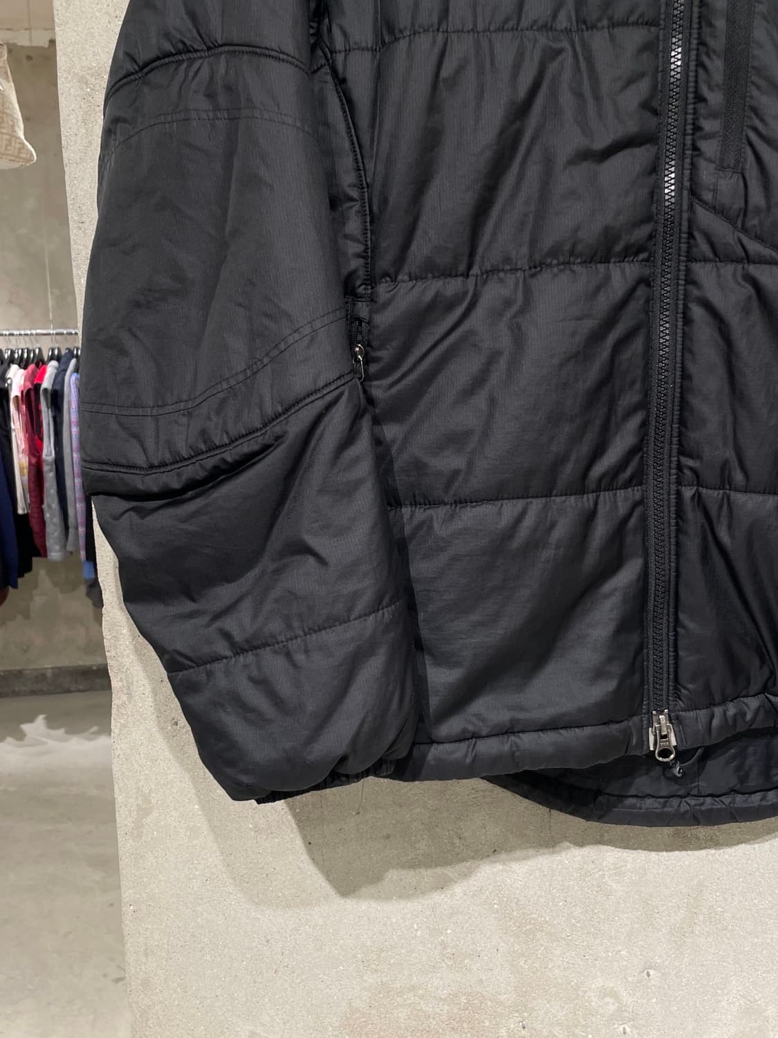 파타고니아 00s 블랙 프리마로프트 다스 파카 상품이미지4