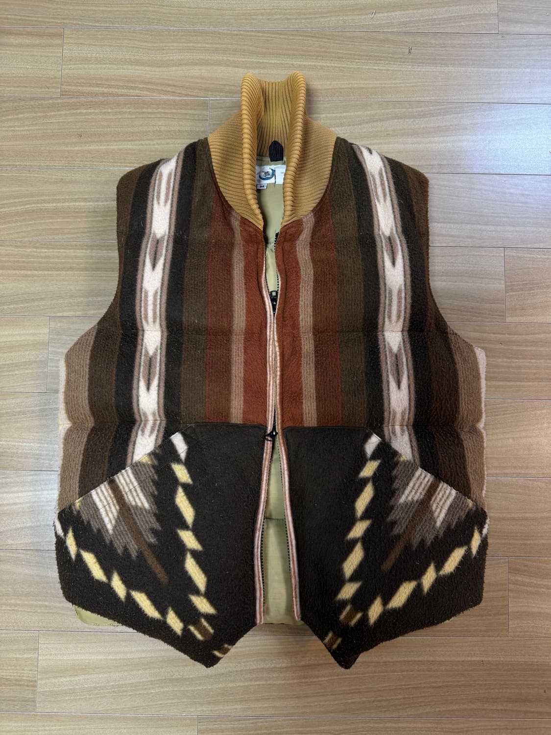 크레센트다운웍스 노스웨스트 울패딩 상품이미지3