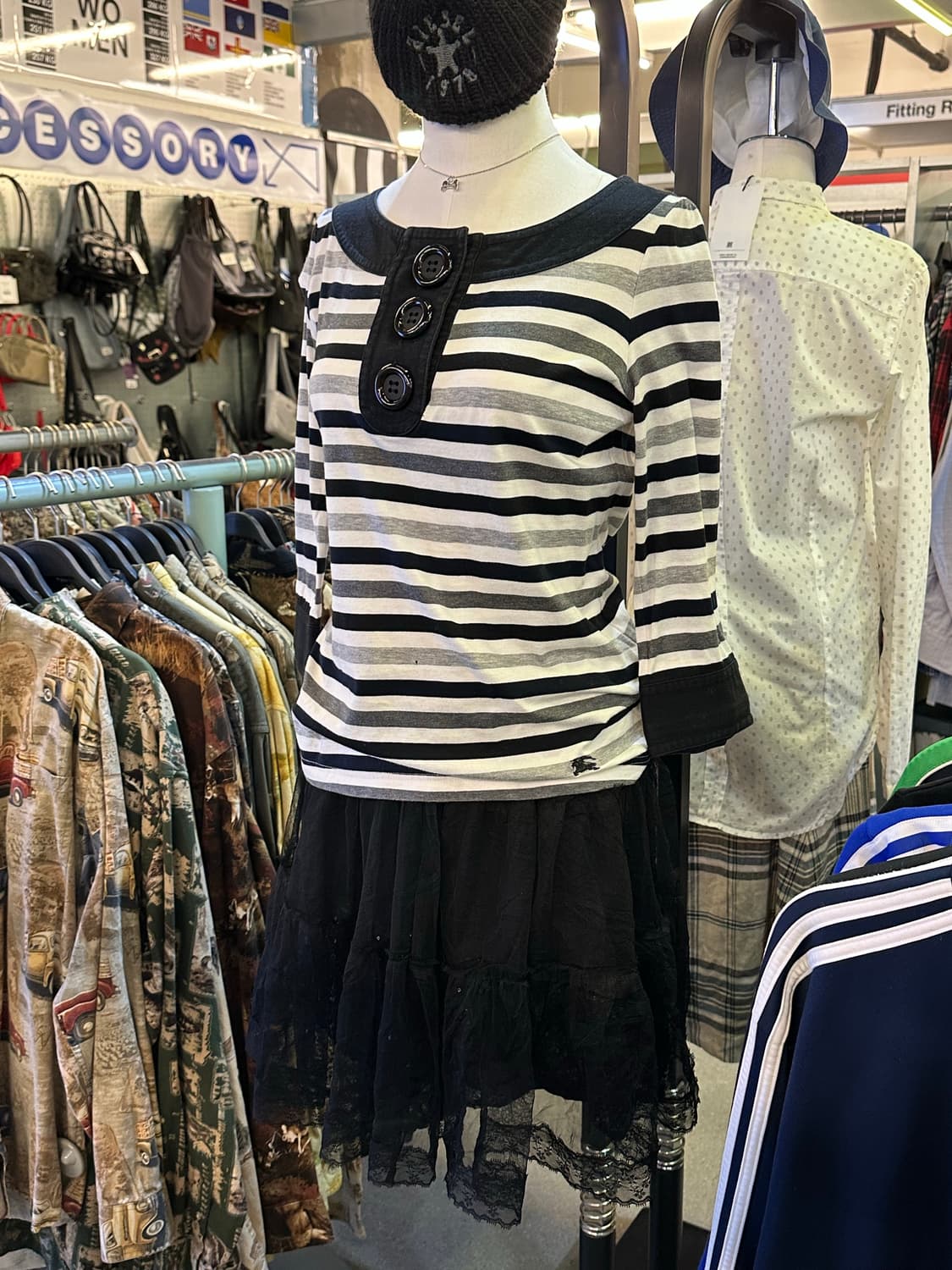 BURBERRY 버버리 블랙 스트라이프 롱슬리브 상품이미지1