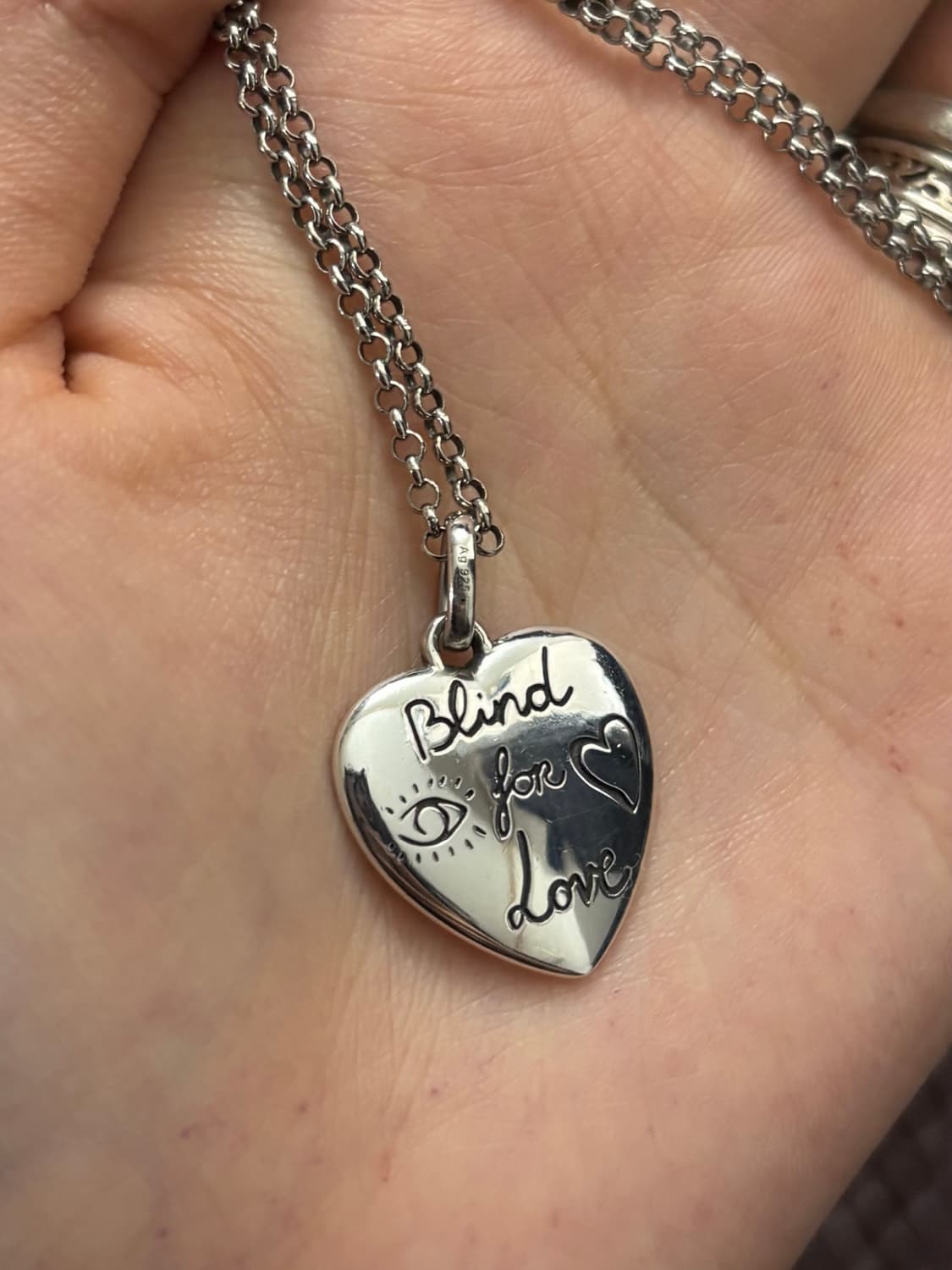 구찌 블라인드 포 러브 하트 팬던트 목걸이 정품 상품이미지6