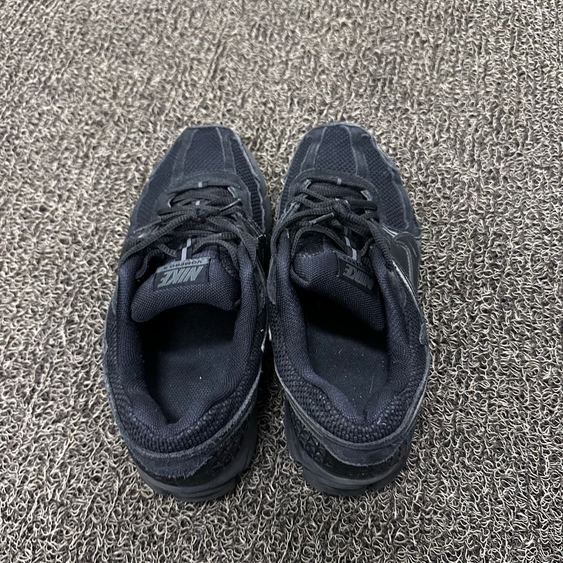 NIKE 나이키 줌 보메로 5 블랙 운동화 260 상품이미지4