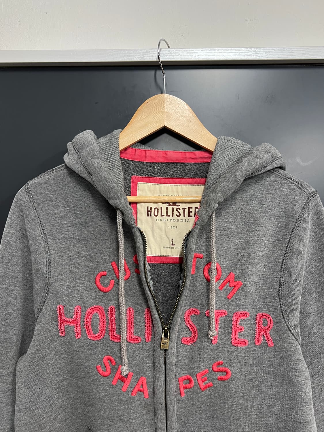 Hollister Y2K 스펠아웃 그레이 후드집업 상품이미지3