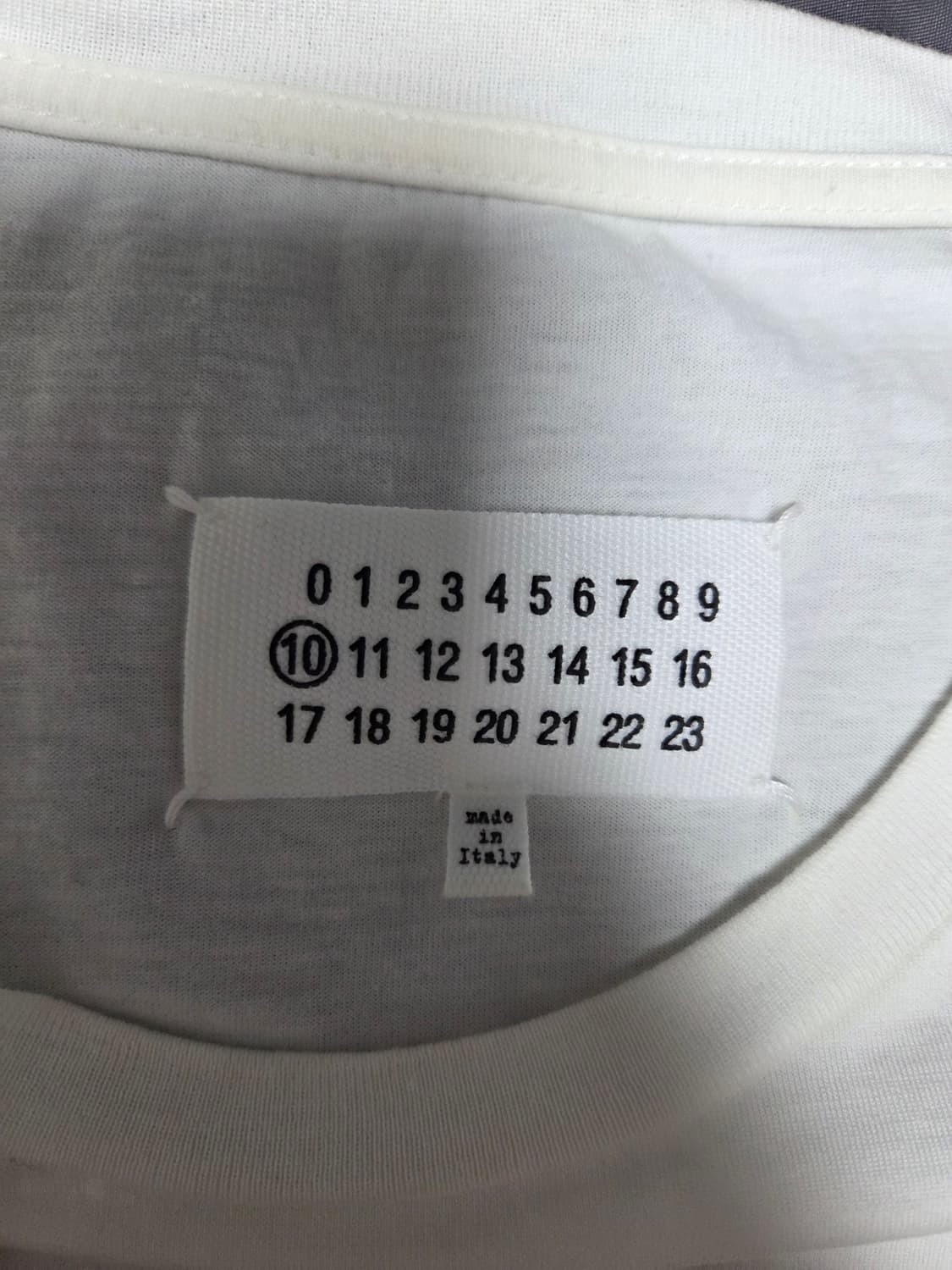 메종 마르지엘라 태양 프린팅 티셔츠 판매합니다. 상품이미지3