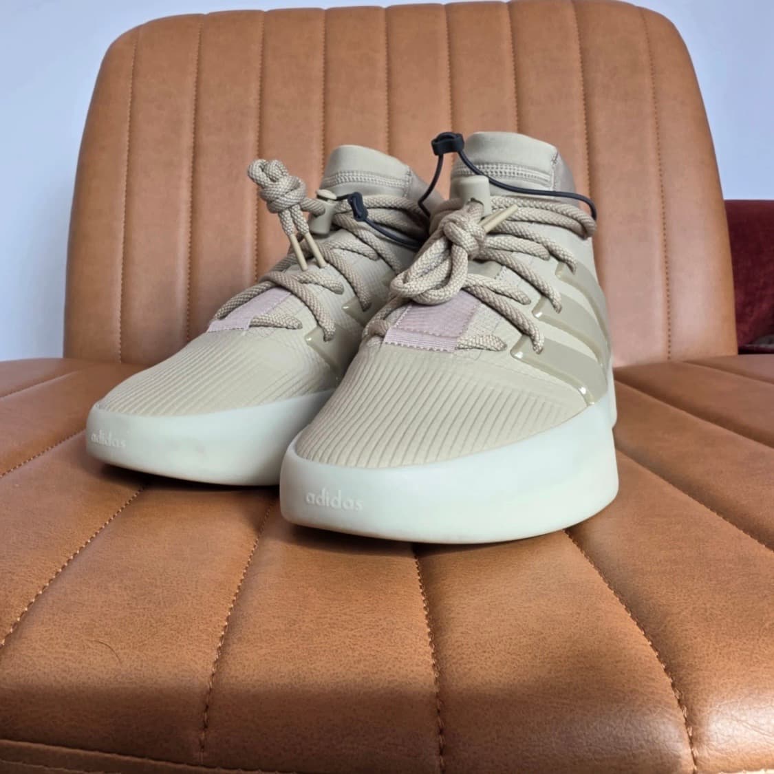 아디다스 X 피어 오브 갓 애슬레틱스 베스킷볼 클레이 295 상품이미지2