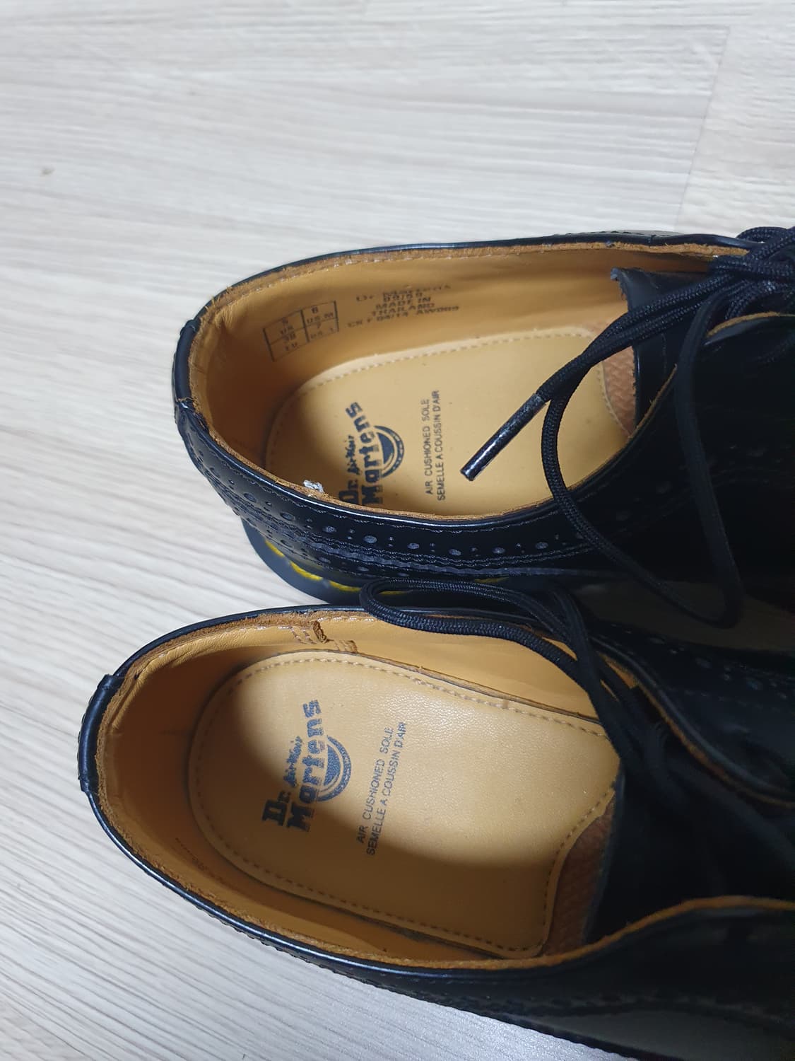 닥터마틴 블랙 윙팁 슈즈 240 상품이미지8