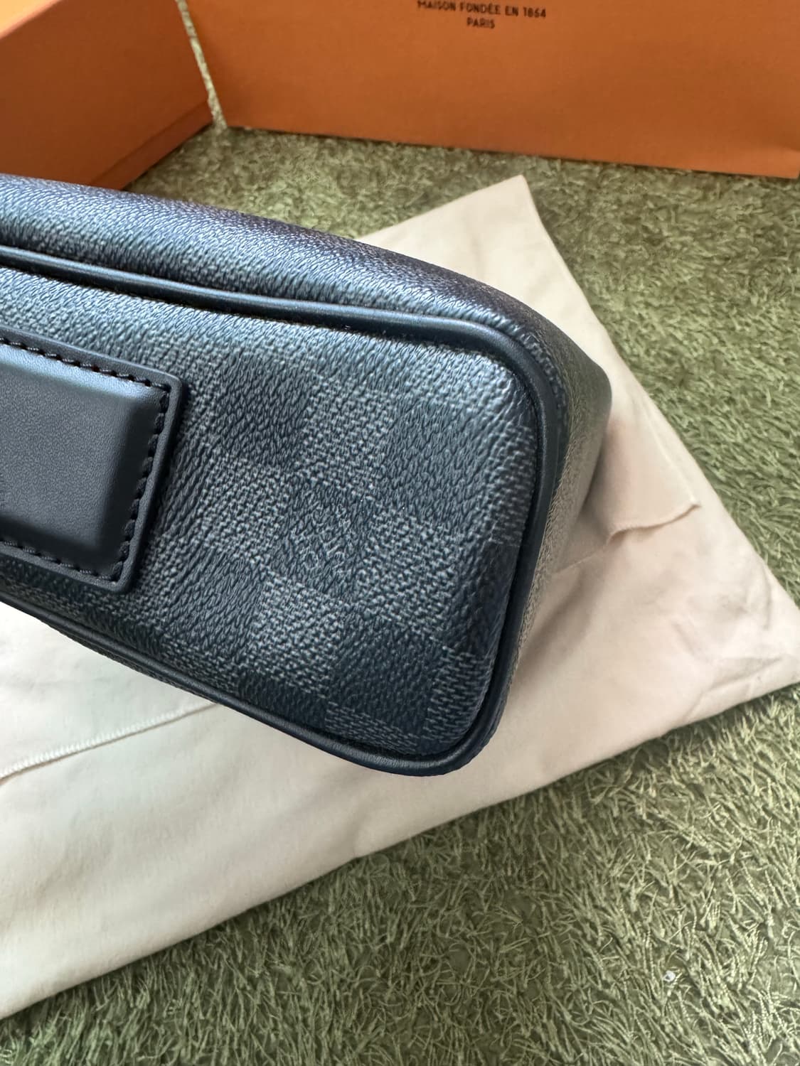 정품 루이비통 가방 크로스백 디스트릭스 상품이미지5