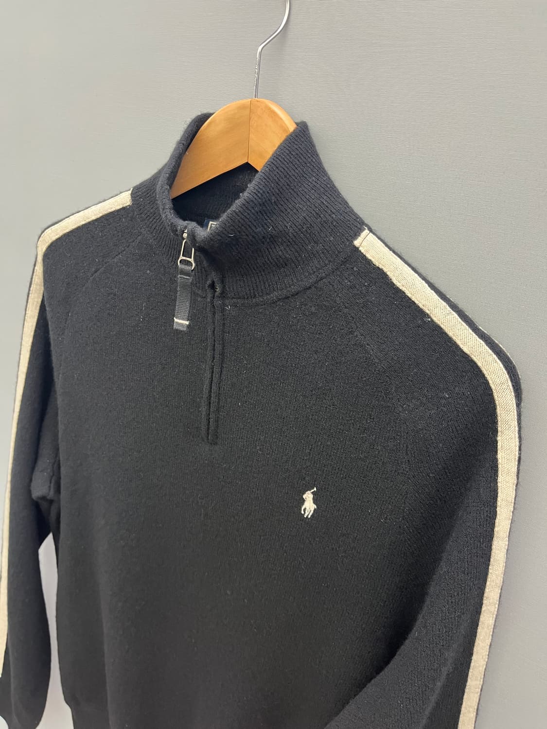 폴로 랄프로렌 시그니처로고 사이드 더블라인 반집업 니트 상품이미지3