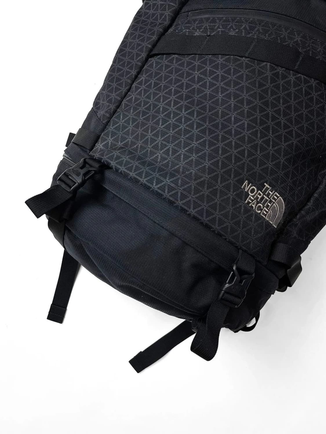 노스페이스 테크 30L 스퀘어 백팩 A1583 상품이미지2