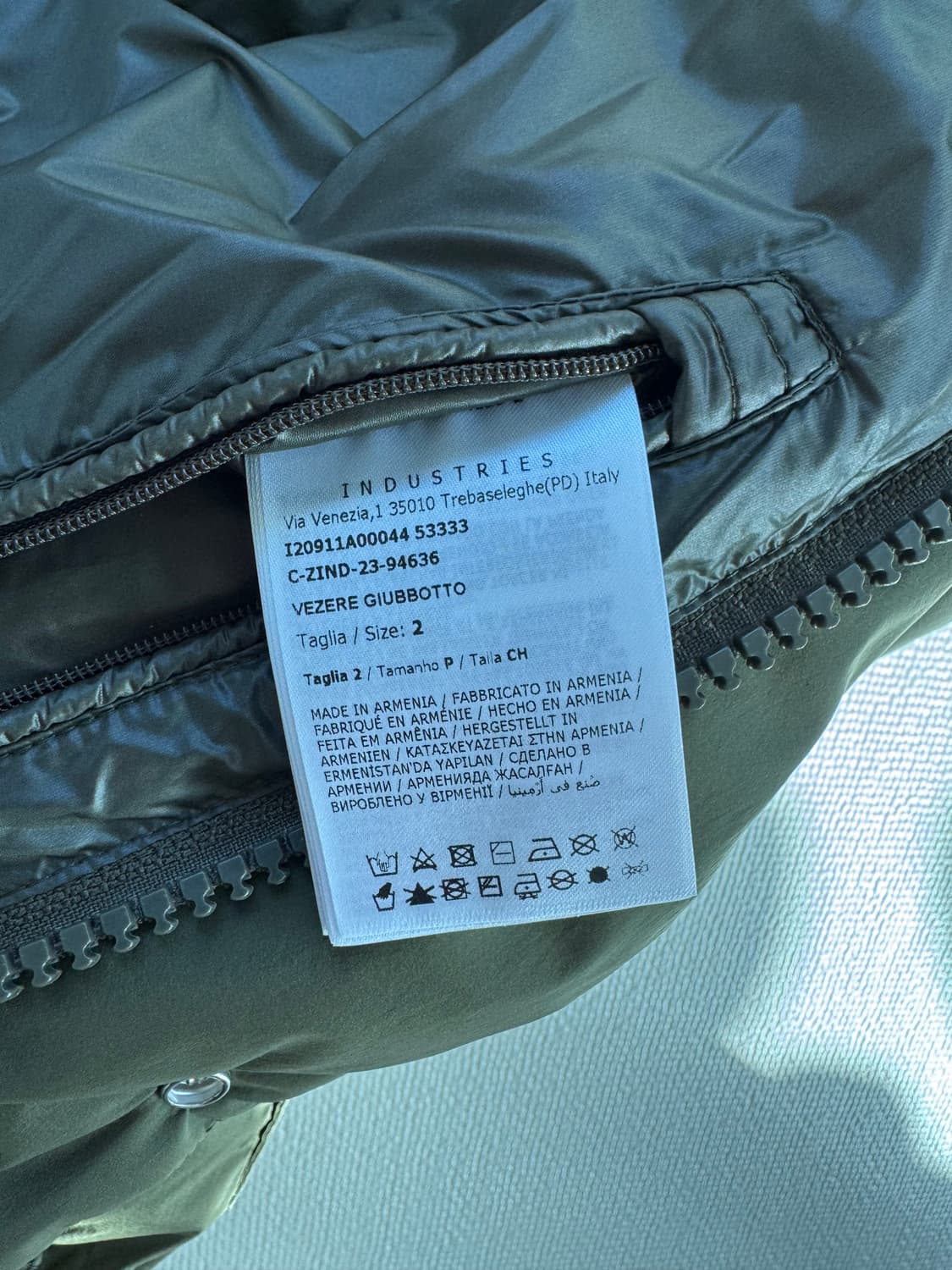 몽클레어 베제르 2사이즈 새상품급 상품이미지3