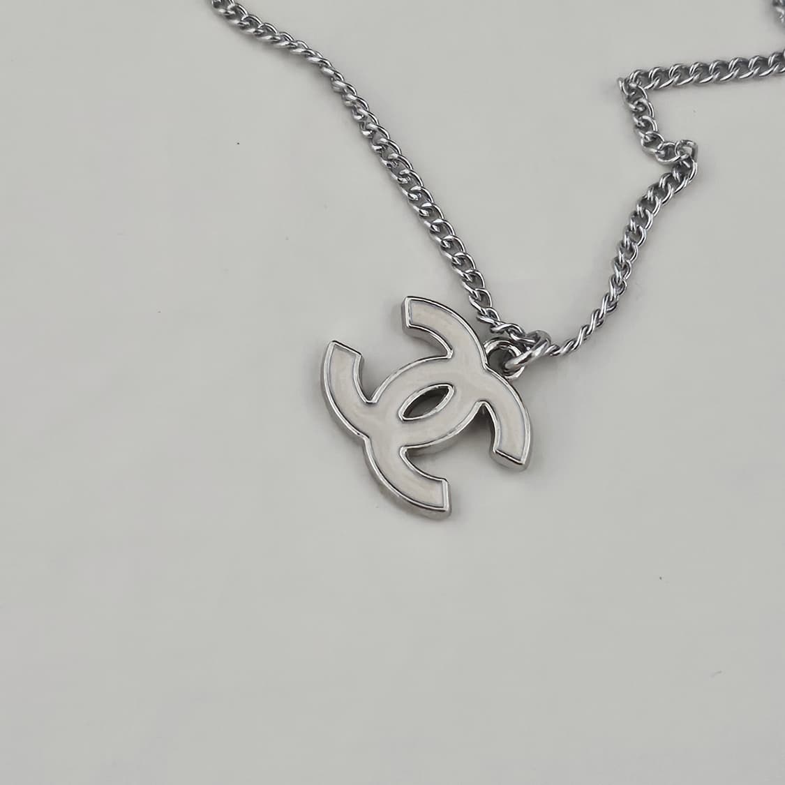 샤넬 베이지 CC로고 빈티지 업사이클링 목걸이 상품이미지3