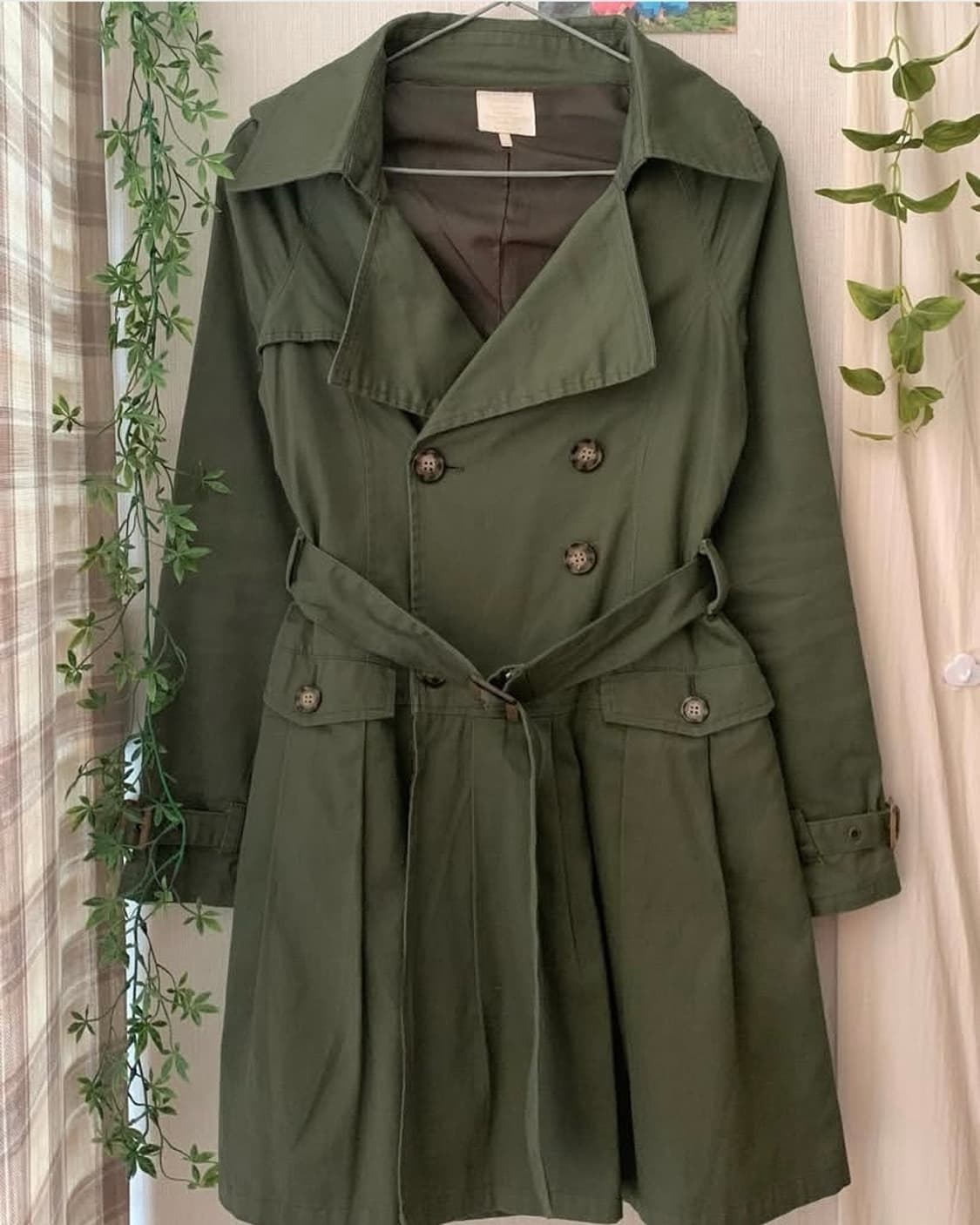 카키 플리츠 트렌치 코트 상품이미지3