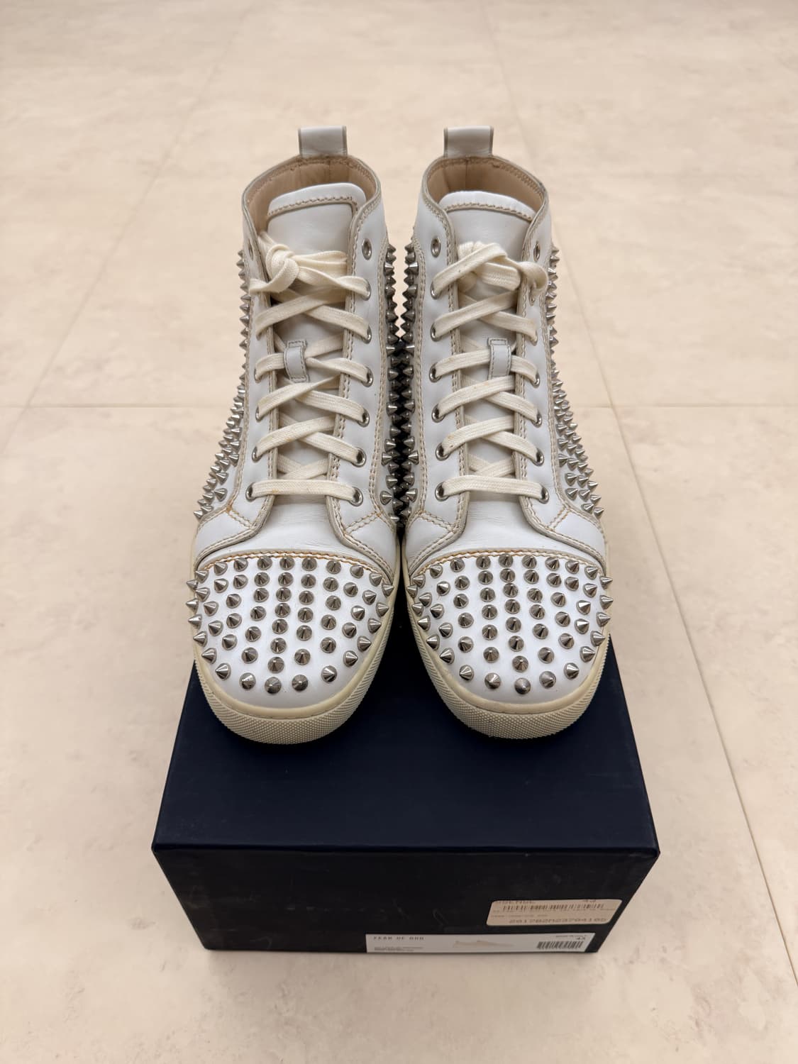 [42반] 2회착 크리스찬루부탱 스터드 하이탑 화이트 초기모델 상품이미지2