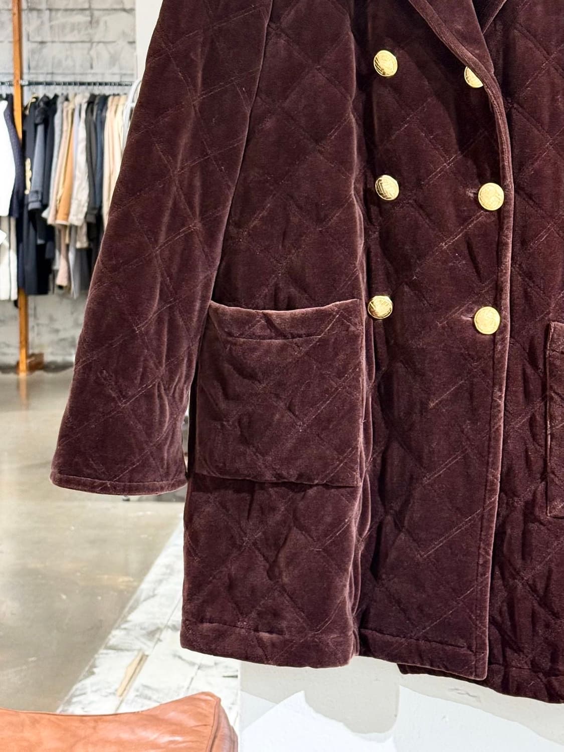 이브생로랑 브라운 벨벳 퀼팅 더블 코트 상품이미지4