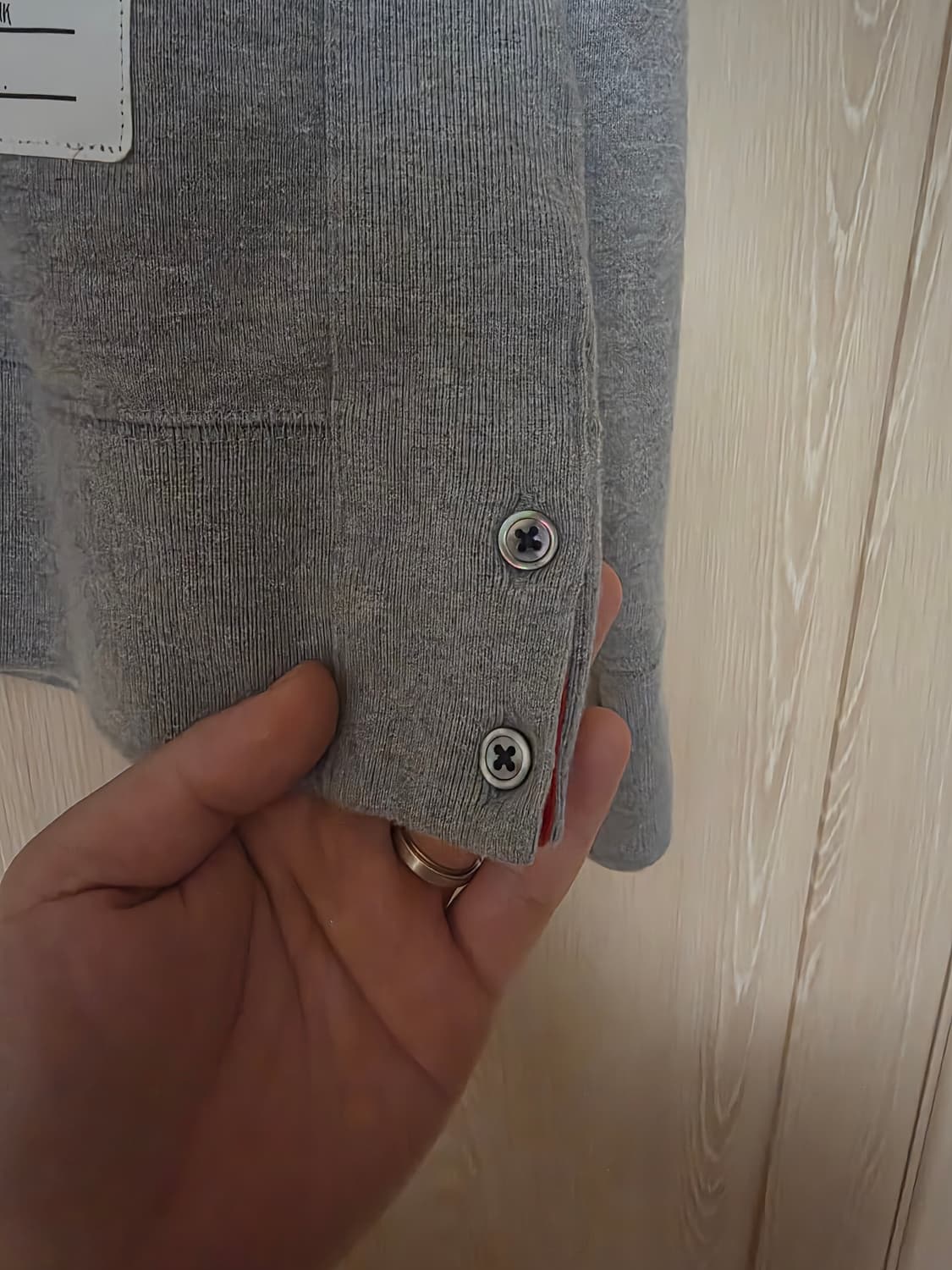 [3사이즈]24년 톰브라운 엔지니어드 사선완장 맨투맨 그레이 상품이미지4