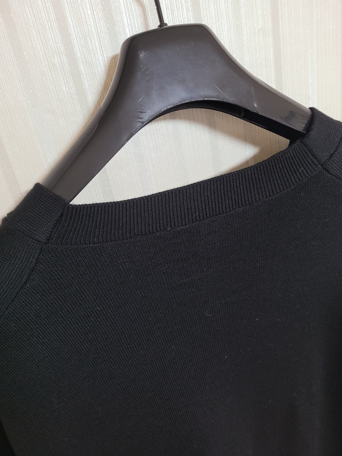 L 아미 블랙 스몰 하트자수 울 가디건 BFHK305 001 상품이미지7