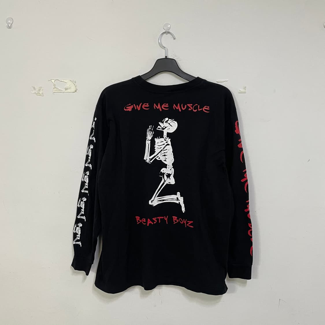 비스티보이즈 긴팔 티셔츠 블랙 상품이미지2