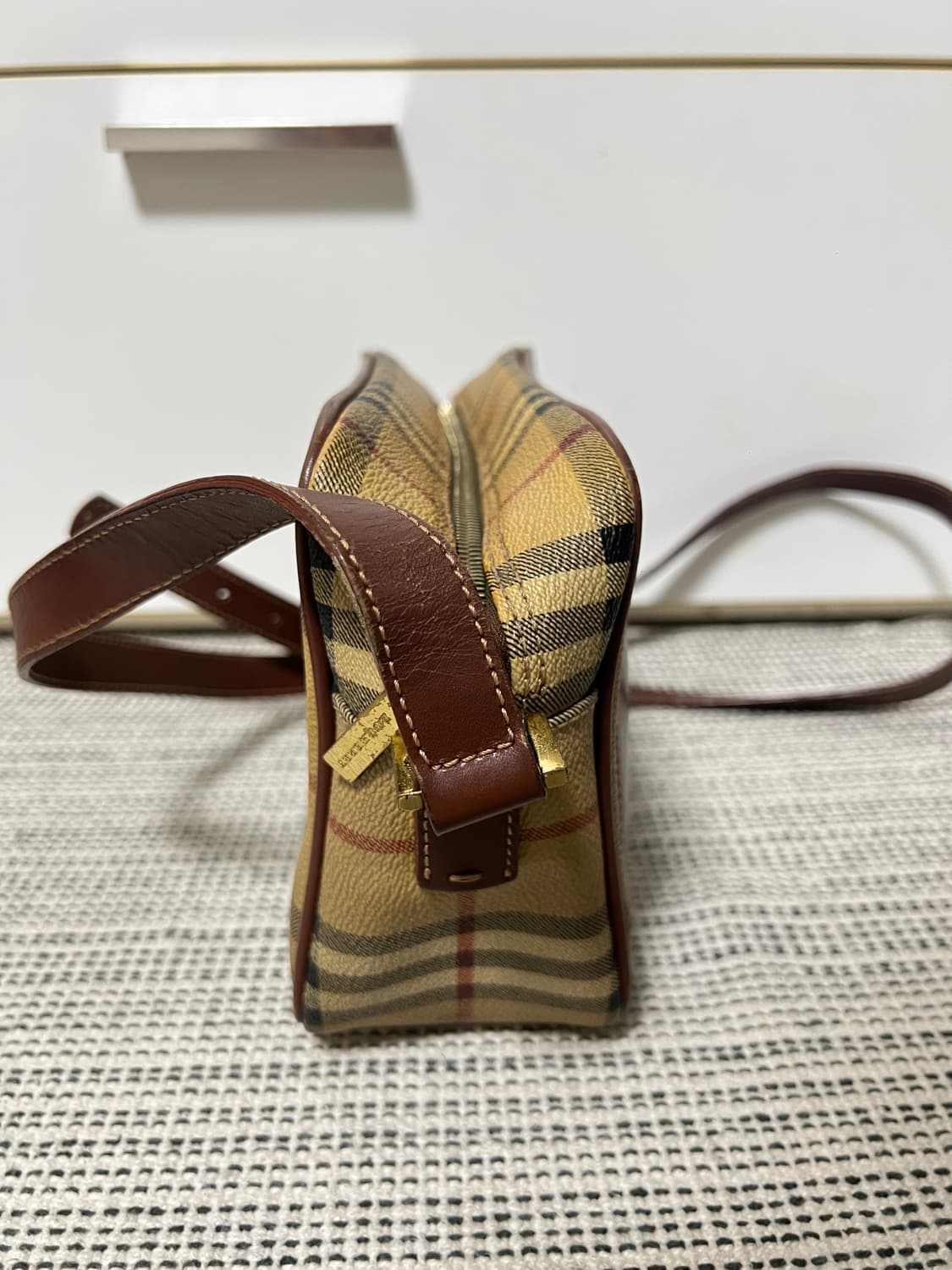 버버리 노바체크 카메라 크로스백 상품이미지4