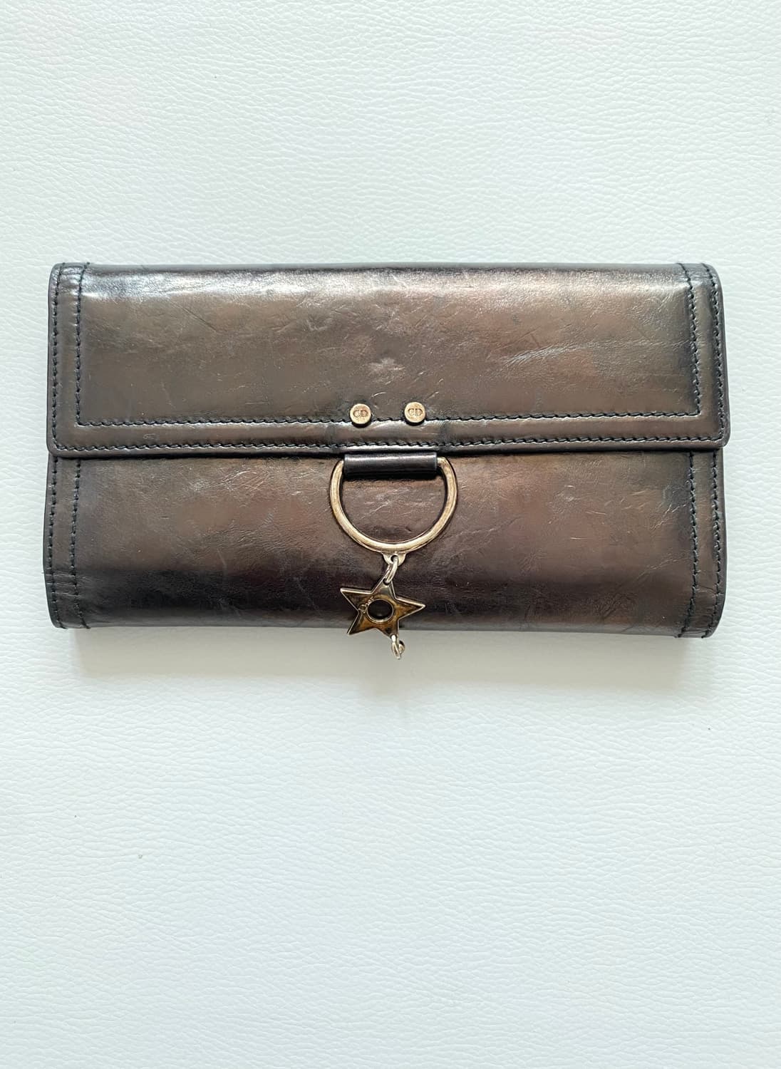 [크리스찬디올] 빈티지 (정품) 디올 빈티지 스타 참 D링 레더 장지갑 상품이미지1