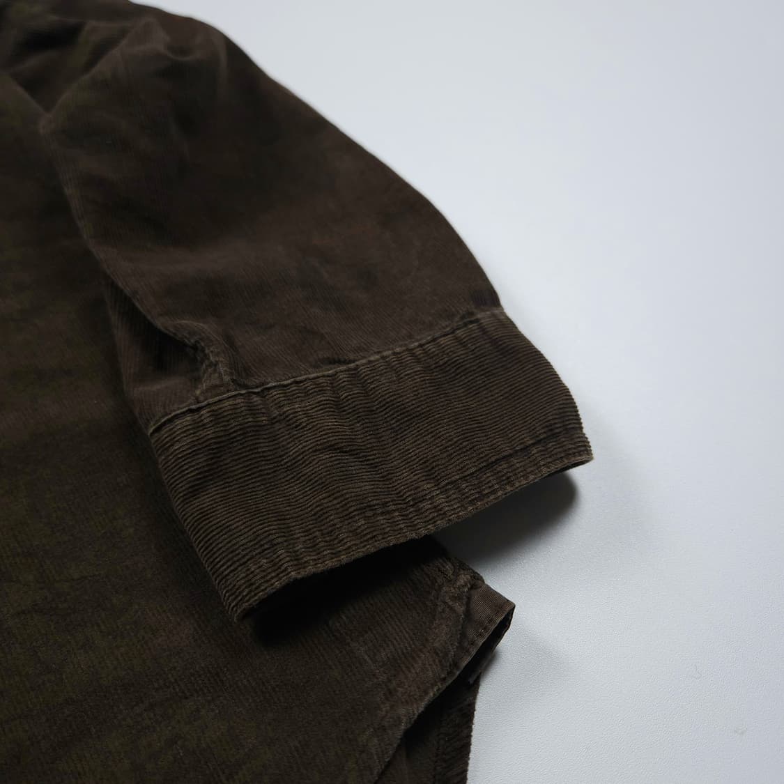 칼하트 포켓 브라운 코듀로이 워크 셔츠 (100) 상품이미지4