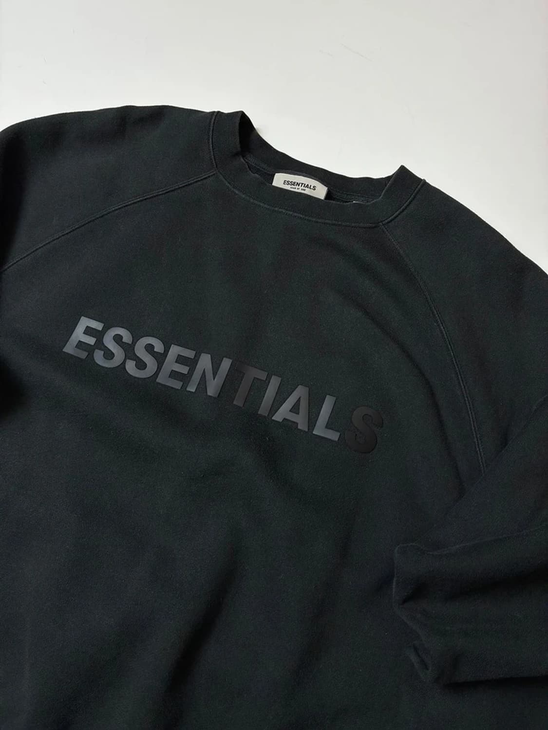 에센셜 피어오브갓 로고 시그니처 오버 맨투맨 PN8441 상품이미지2