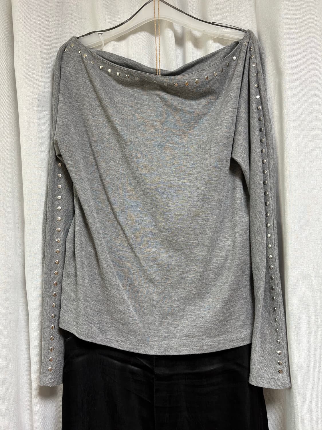 Zara 스터드 원오프숄더 티셔츠 상품이미지2