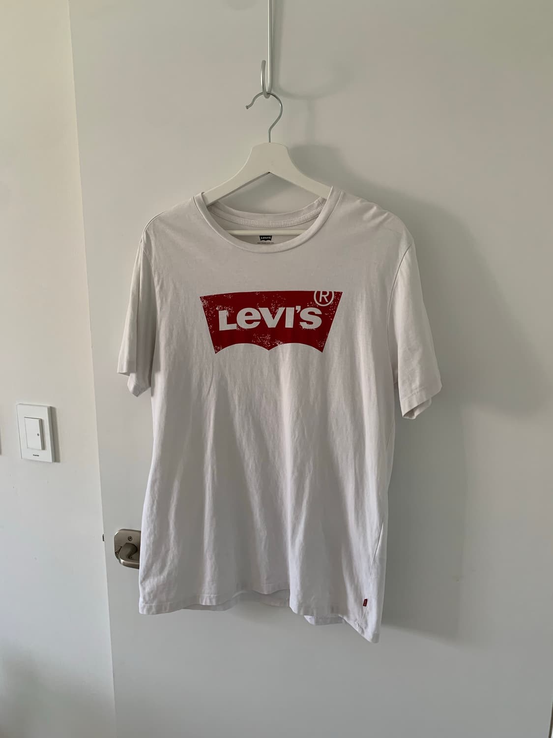 LEVI’S 화이트 티셔츠 상품이미지1