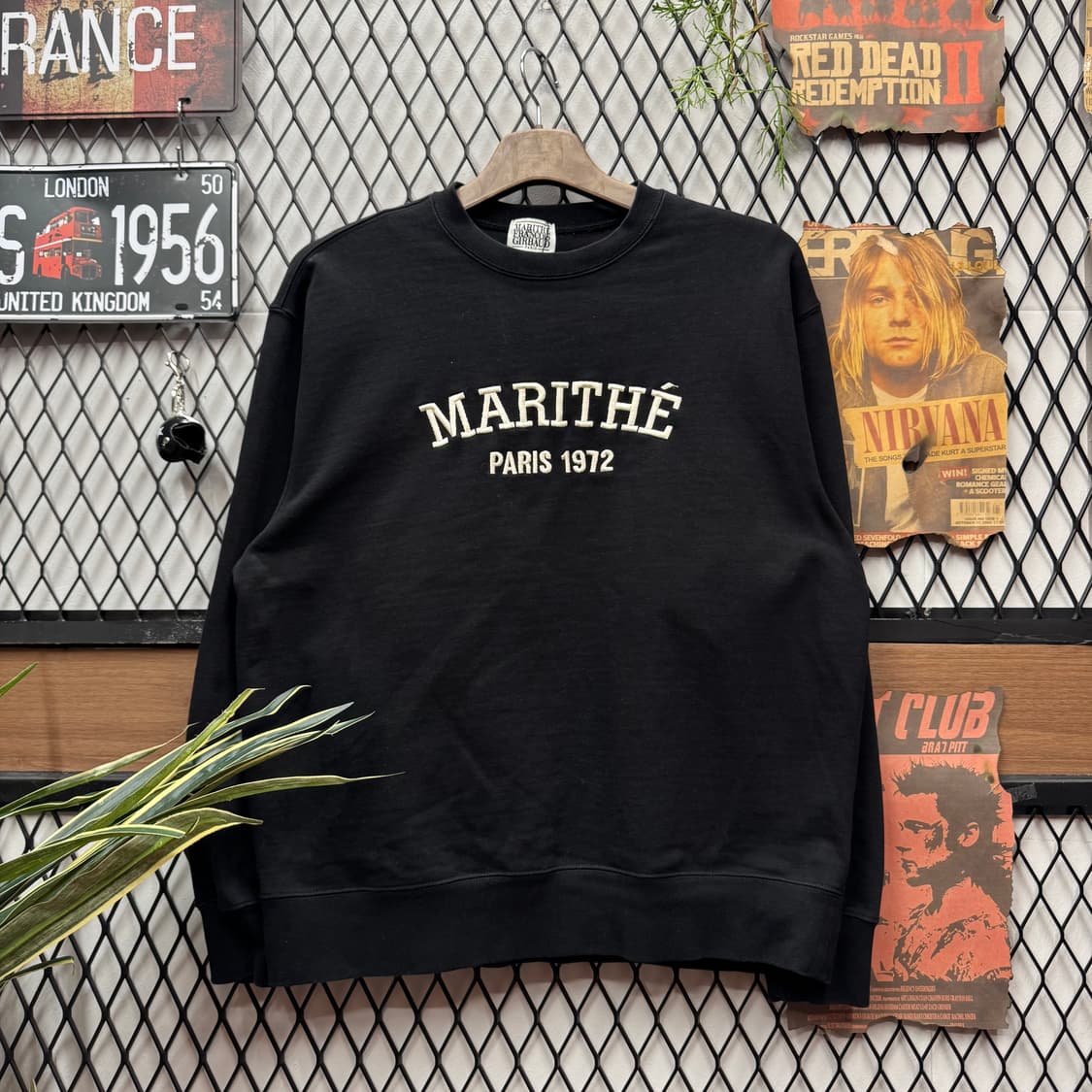 마리떼 프랑소와 저버 맨투맨 전면 레터링 로고 포인트 블랙 상품이미지1