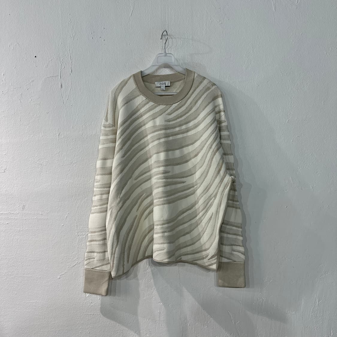 COS 코스 오버핏 패턴니트 M 상품이미지1