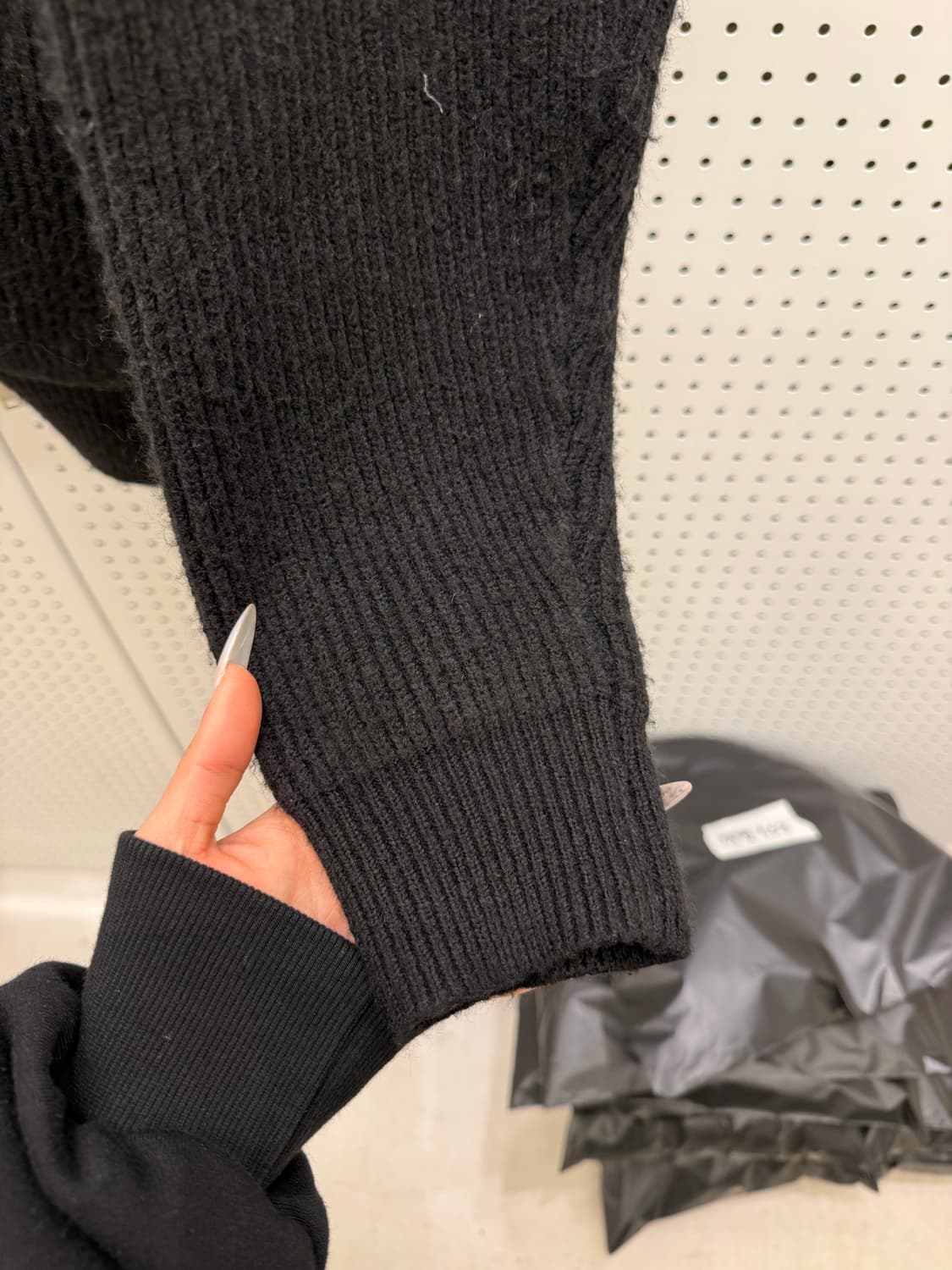 수아레 블랙 로우게이지 미니멀 니트 집업 U988 상품이미지4