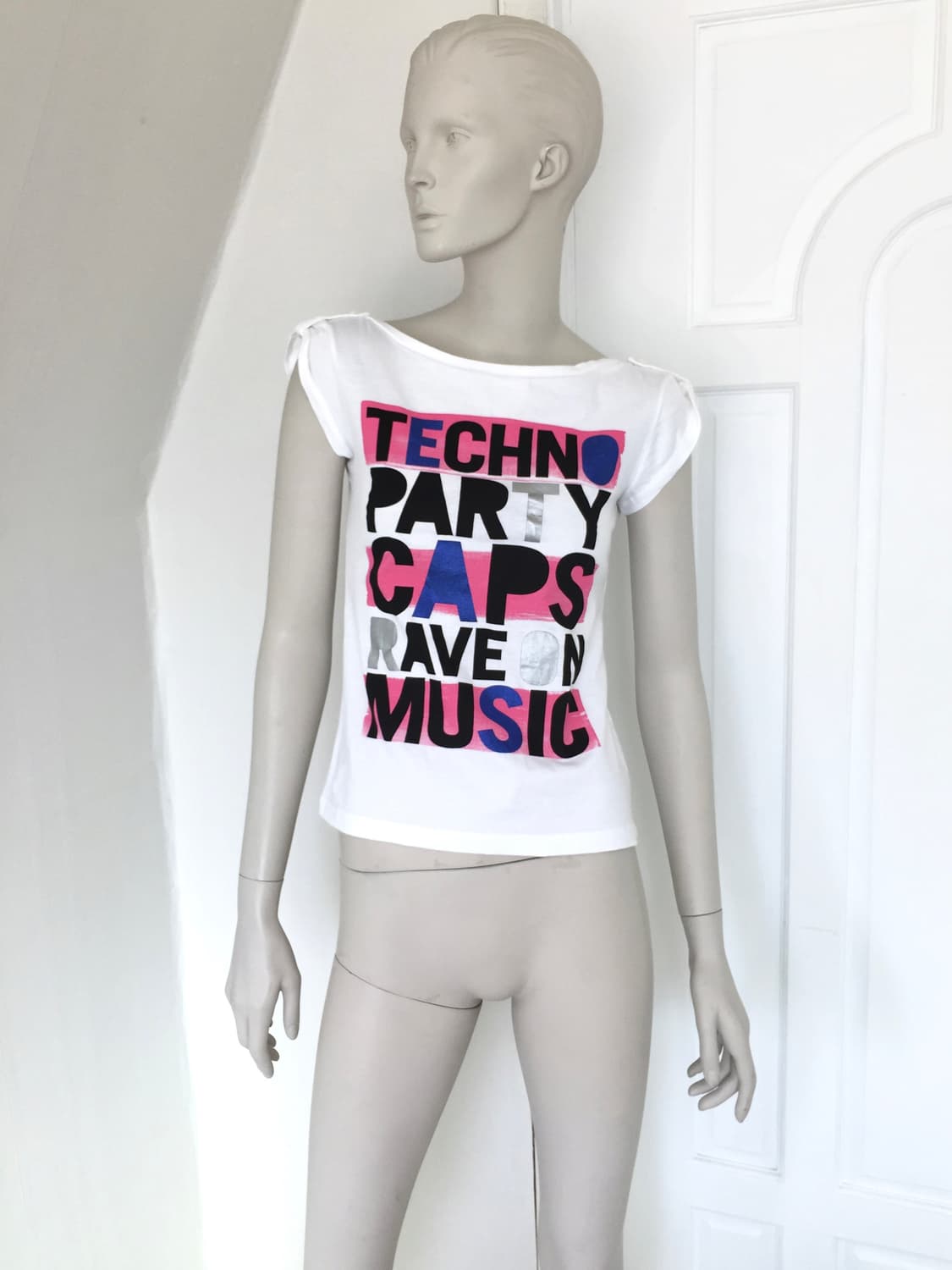 “MUSIC” Big Lettering Point Top 상품이미지3