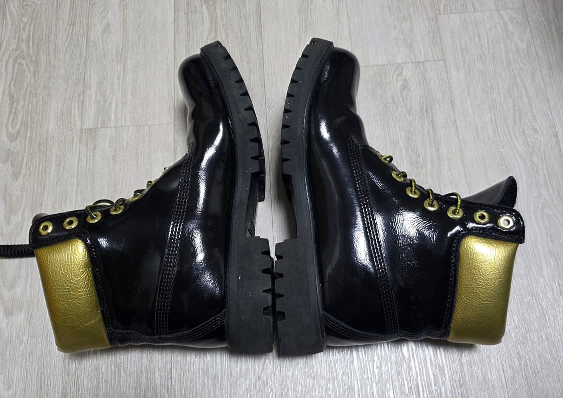 팀버랜드 6인치 한정판 에나멜 블랙 레더부츠(260) 상품이미지10